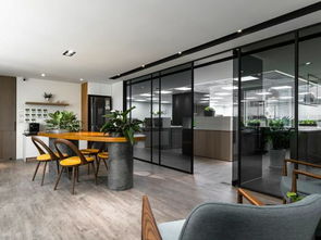 通透協(xié)作，高效節(jié)能 辦公室采用玻璃隔斷的四大核心優(yōu)勢